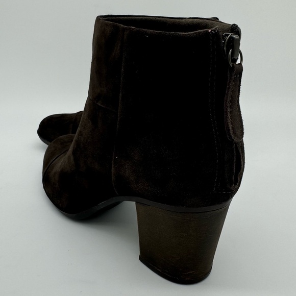 Clarks Genuine Leather Brown Suede Heeled Ankle Boots Size 8.5 - Picture 13 of 13
